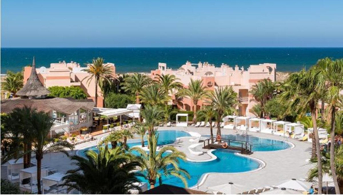 En el interior de la exclusividad de Oliva Nova: playas y actividades para disfrutar en familia