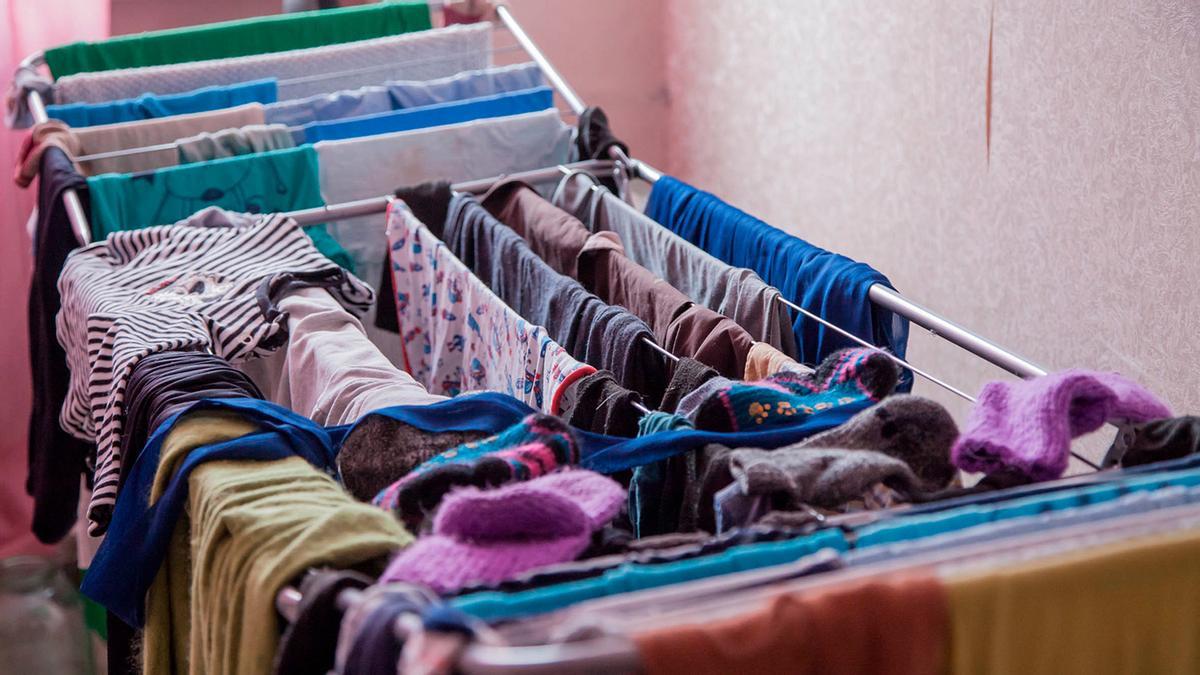 Cómo secar la ropa sin secadora en casa?