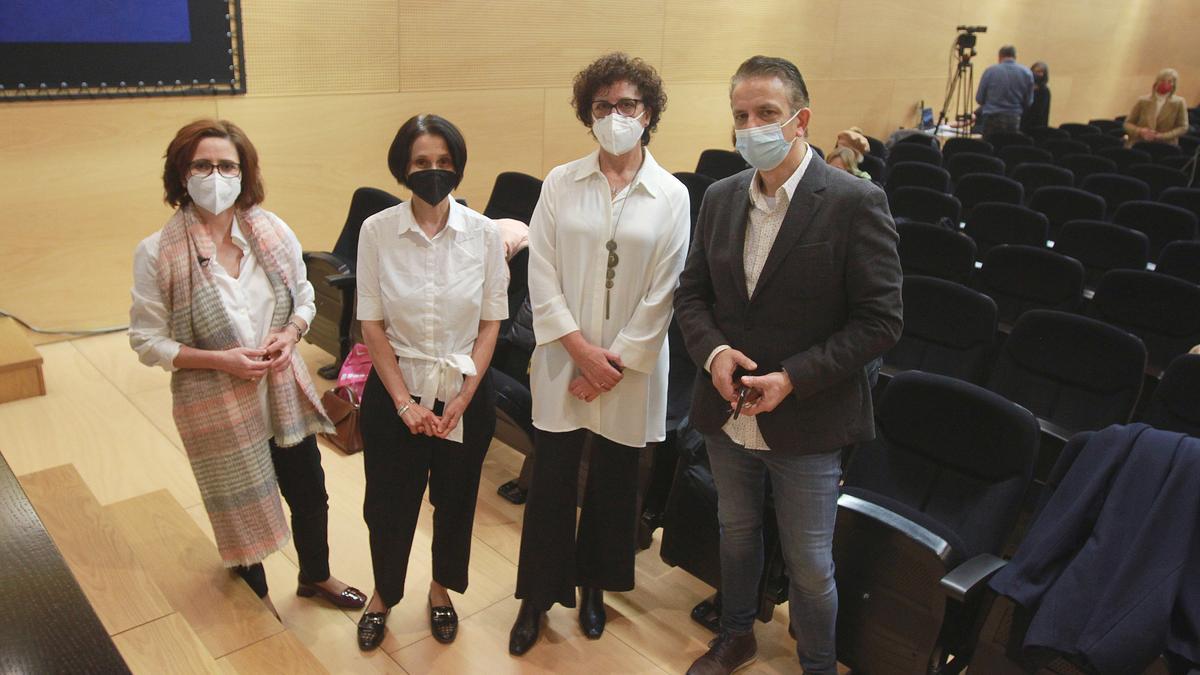 Los cuatros especialistas en salud mental, antes de la jornada organizada por el Colegio de Médicos de Ourense.