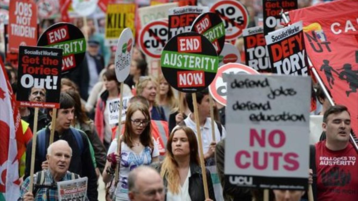Manifestación contra los recortes en Londres, el lunes.