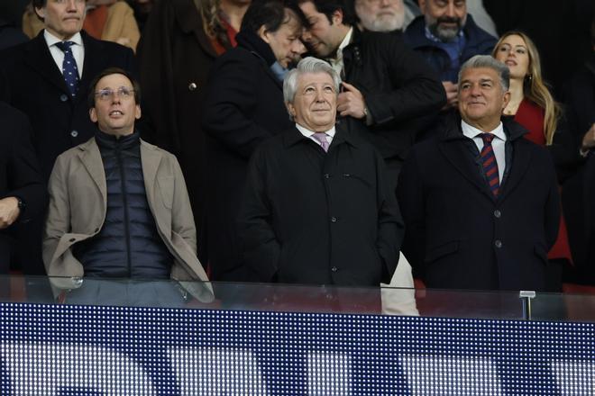 El Barça recibe la denuncia del Atlético por el 'caso Julián Álvarez'