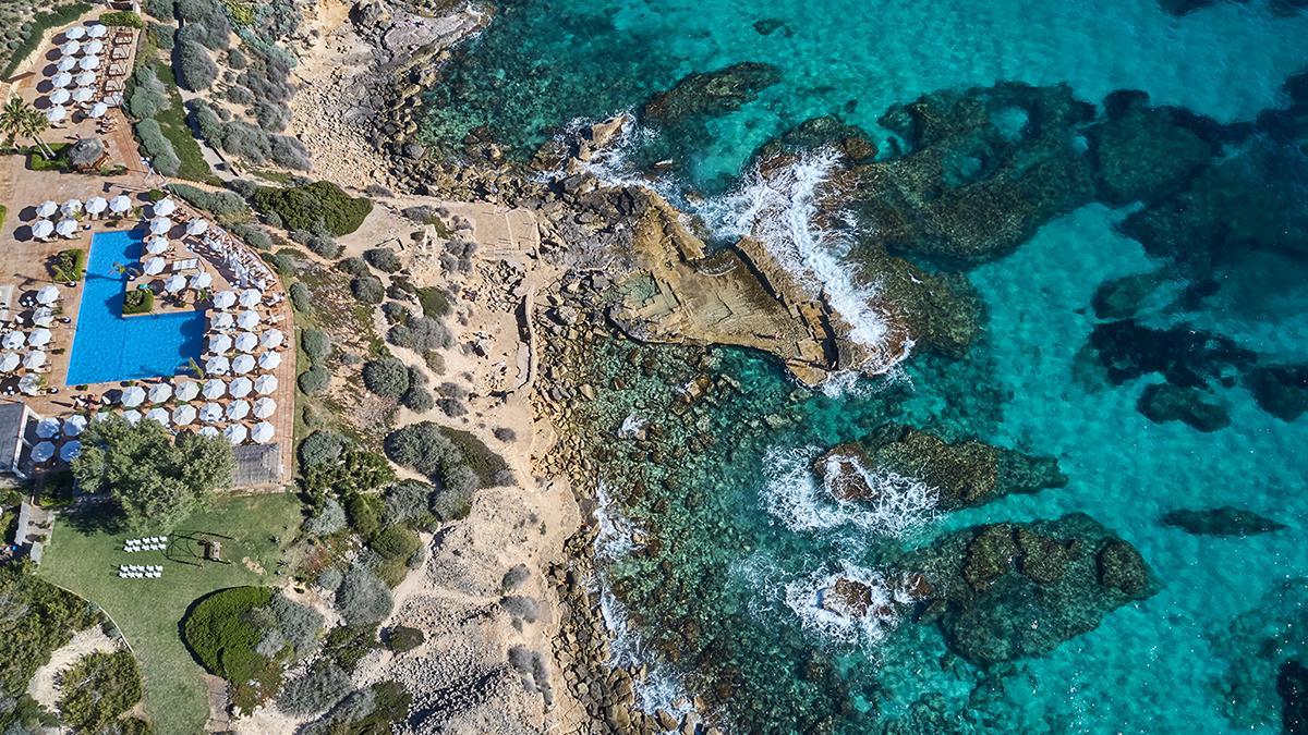 En Mhares Sea Club podrás desconectar, relajarte y disfrutar del buen tiempo, la naturaleza y el paisaje