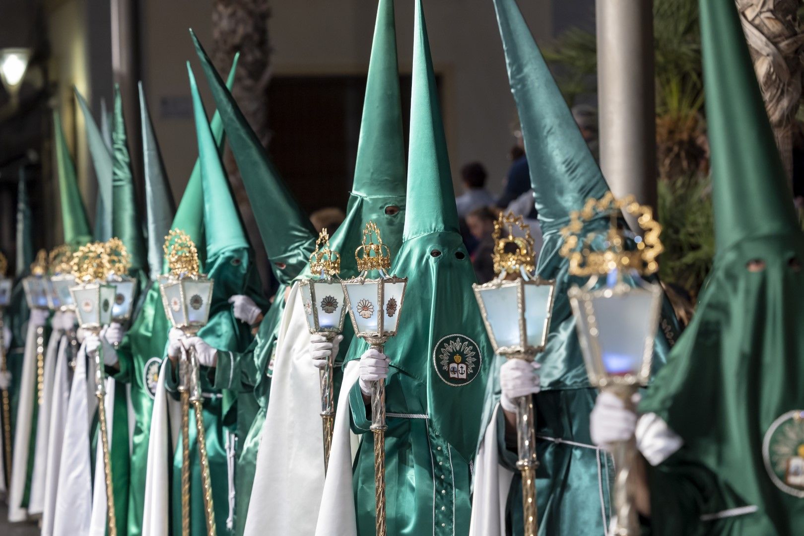 La procesión del Santo Entierro de Cristo del Viernes Santo en Torrevieja, en imágenes