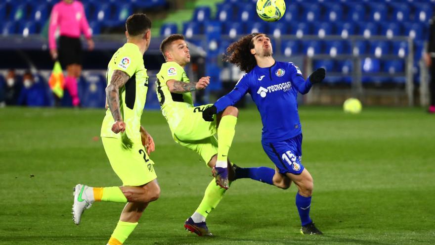 El Atlético empata en Getafe y se frena en la carrera por el título