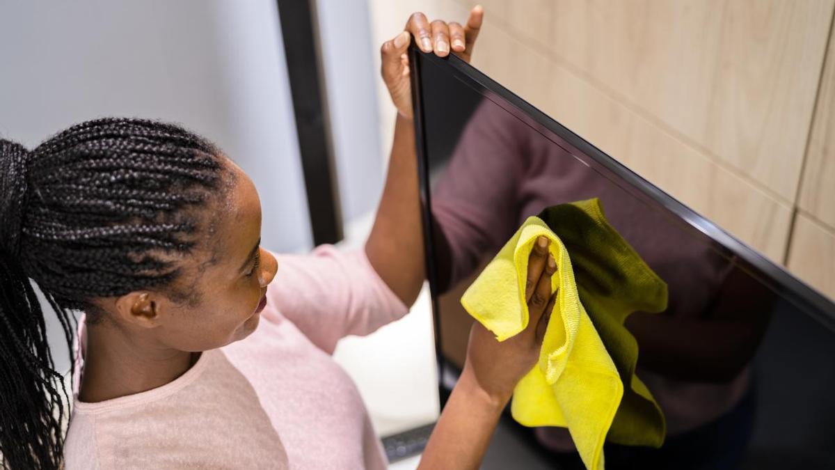 Guía práctica sobre cómo limpiar la pantalla de la tele