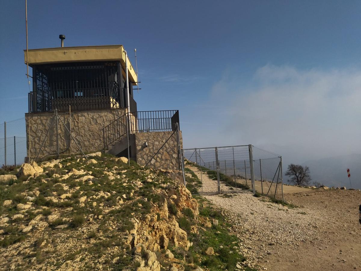 Desolación, erosión y bandadas de cuervos en las laderas del Coll de Rates arrasadas hace 8 meses por el fuego (imágenes) Desolación, erosión y bandadas de cuervos en las laderas del Coll de Rates arrasadas hace 8 meses por el fuego (imágenes)