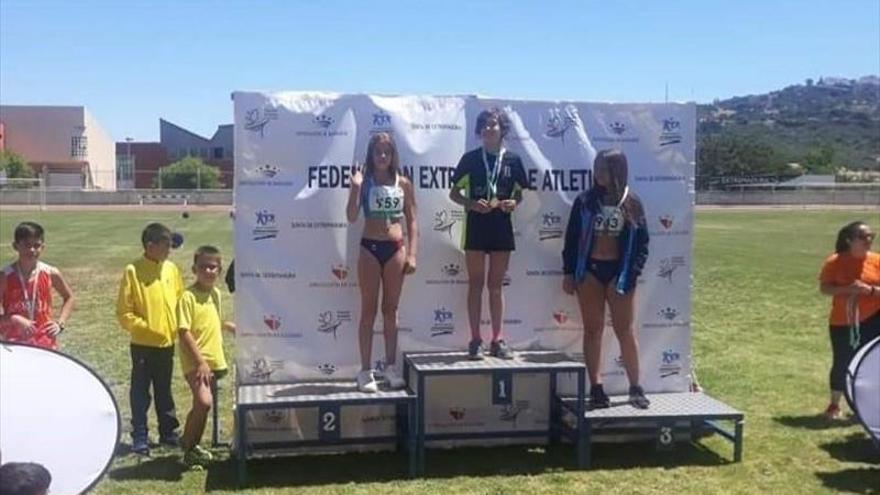 Luna granado, campeona en salto con pértiga