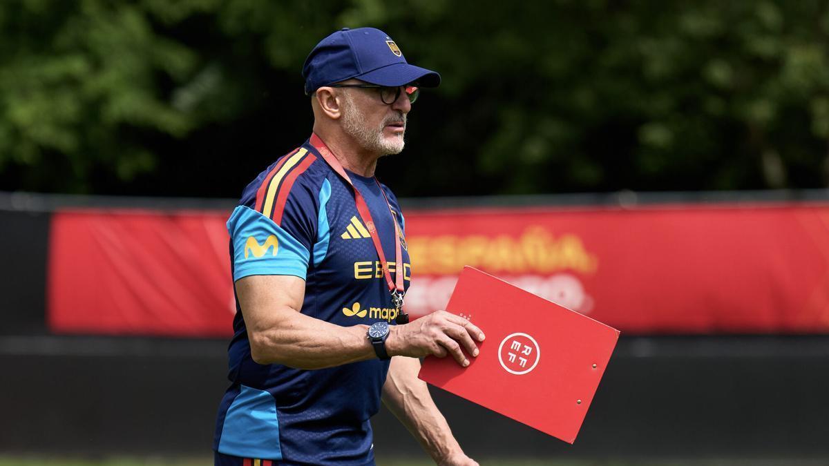 SELECCIÓN ESPAÑOLA DE FÚTBOL | La Roja, en vilo por los cambios de De la Fuente: «No señalaré a nadie»