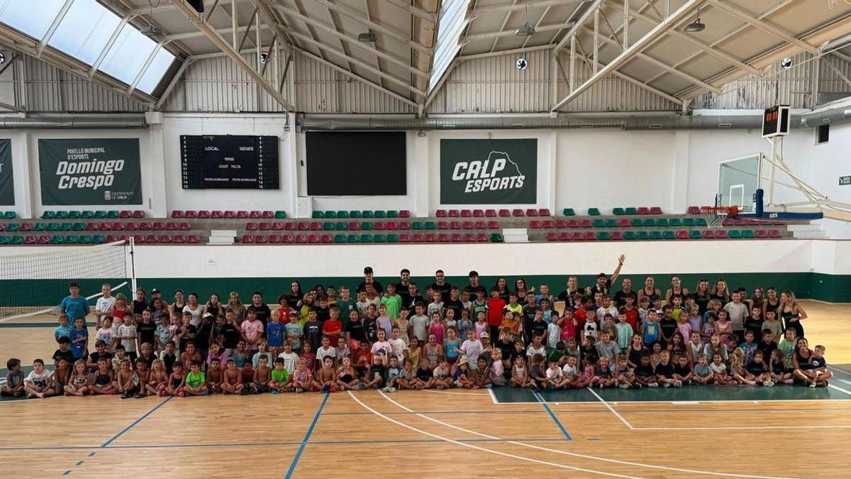 Niñas y niños que han participado en el campamento