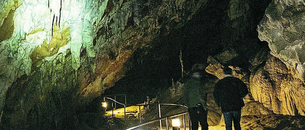 El interior de la cueva de Tito Bustillo.