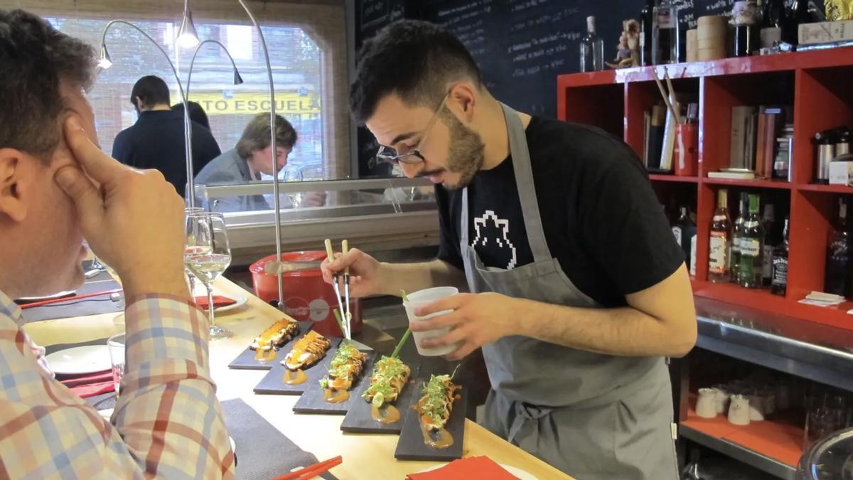 Nakeima (Madrid), una barra en la que toca hacer cola para comer.