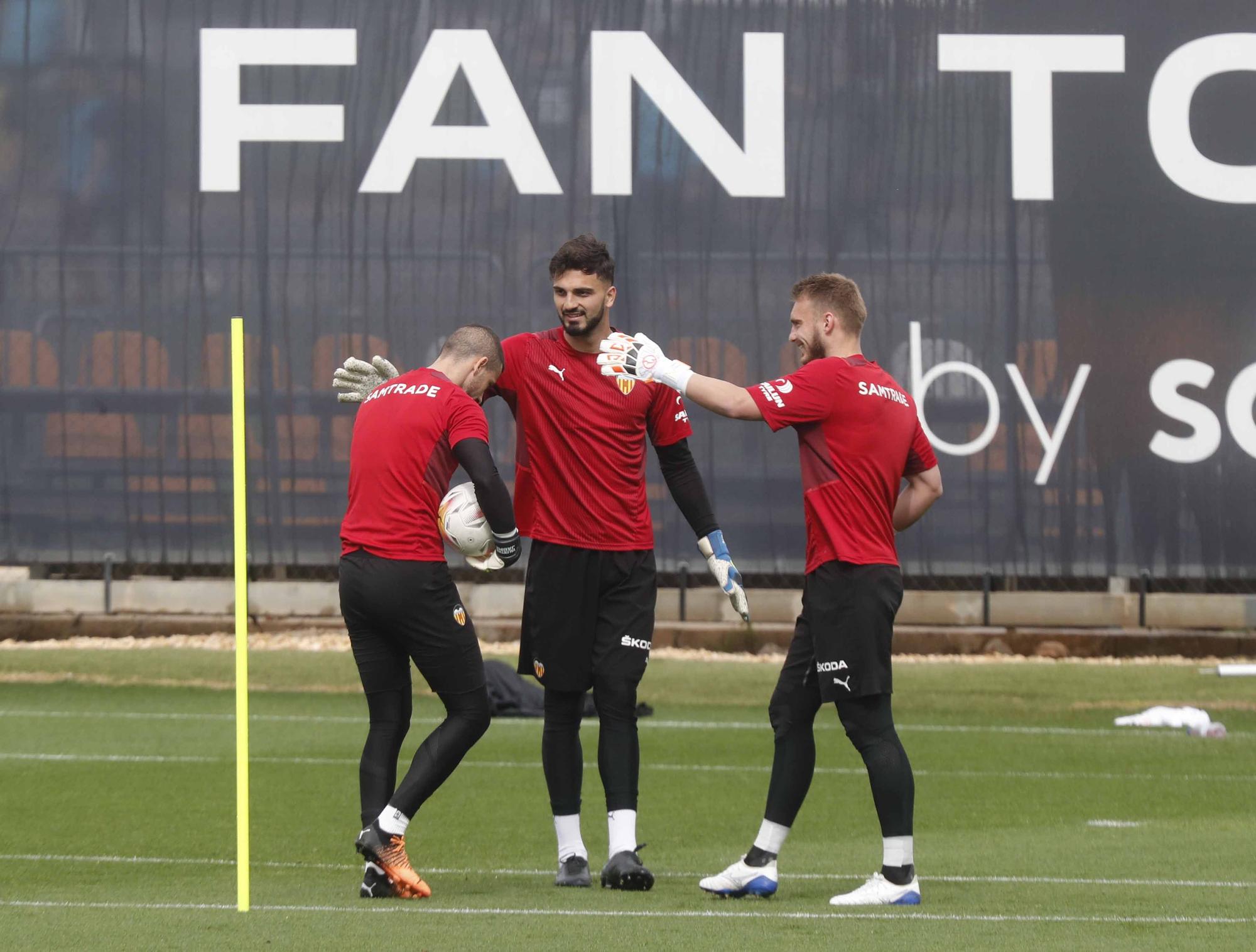 Entrenamiento del Valencia CF previo al partido frente a Osasuna