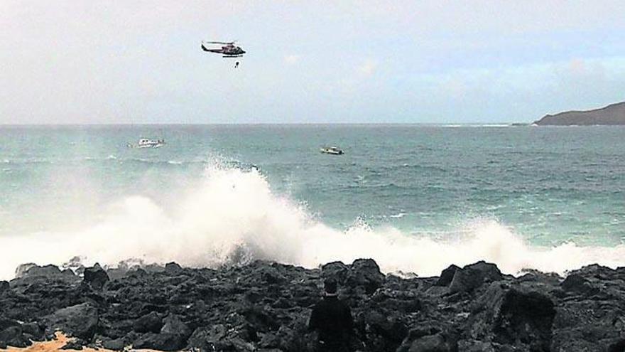 Una mujer fue rescatada a punto de ahogarse en una playa del sur de Tenerife
