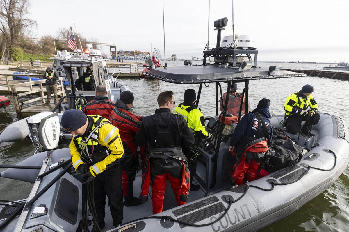 Un barco carguero  impacta contra el puente Francis Scott Key en Baltimore