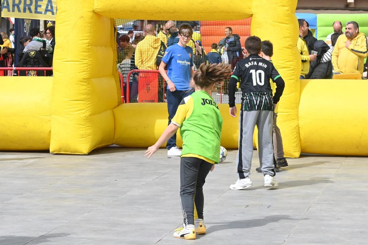 Galería: La afición del Villarreal disfruta de un nuevo derbi ante el Elche