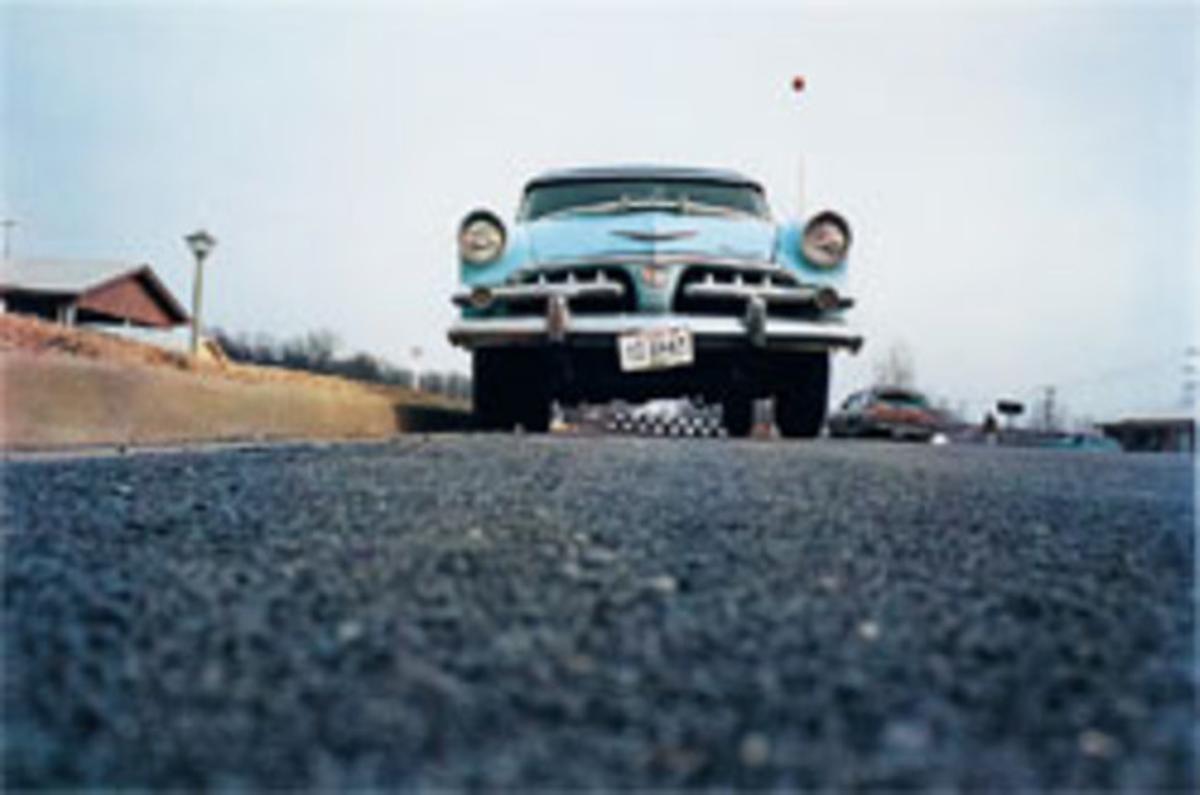 William Eggleston va fer aquesta foto en un carrer de Memphis el 1970.