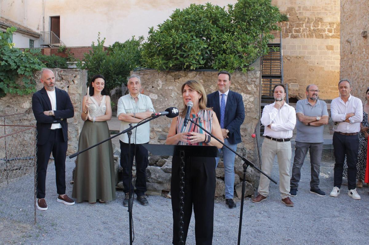 La subdelegada del Gobierno, Ana López Losilla, durante la reapertura del Castillo de Priego.