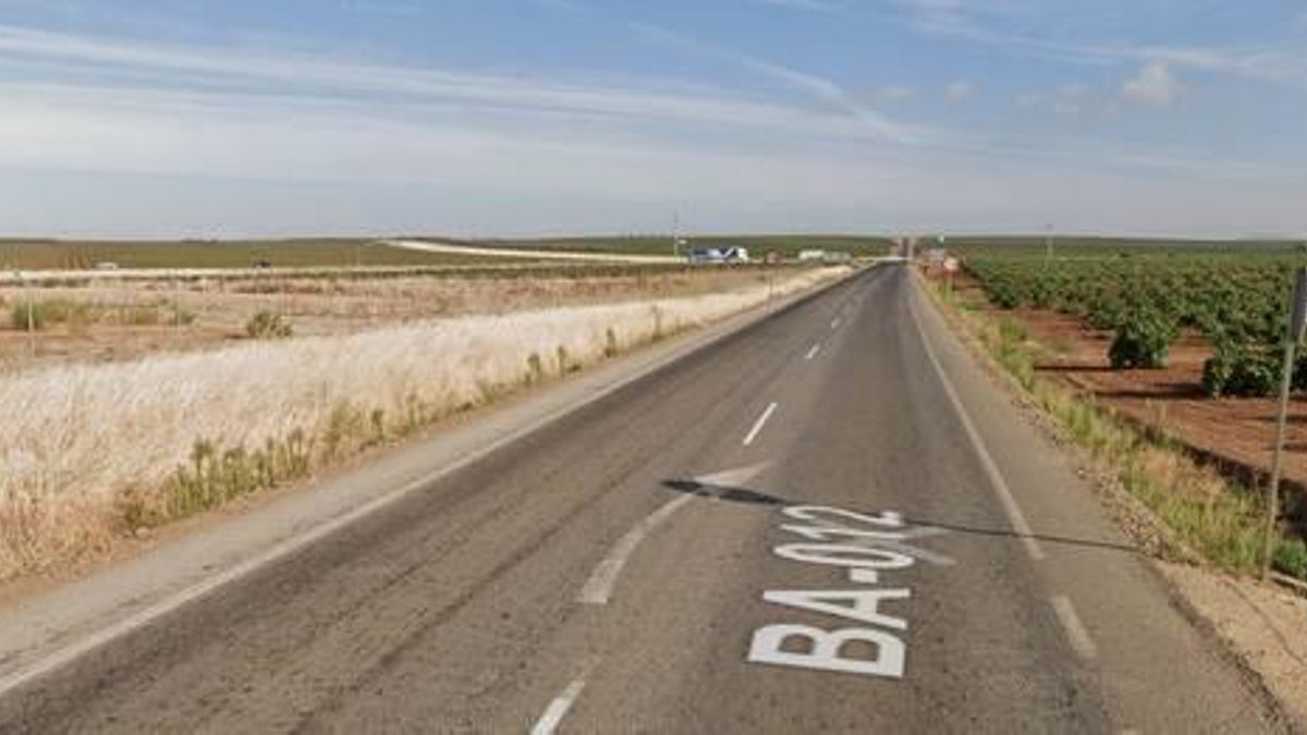 Carretera de Almendralejo a Arroyo de San Serván