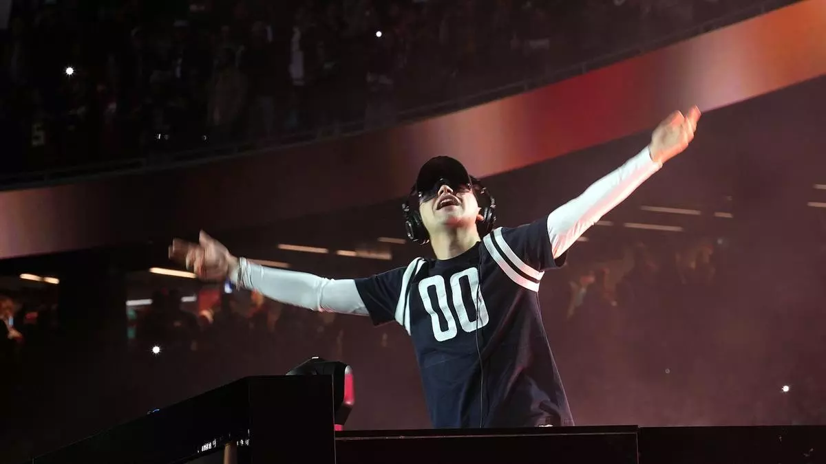 Recital en el Bernabéu: Así fue el show de Daddy Yankee y Bizarrap en el descanso de la NFL entre Dolphins y Commanders
