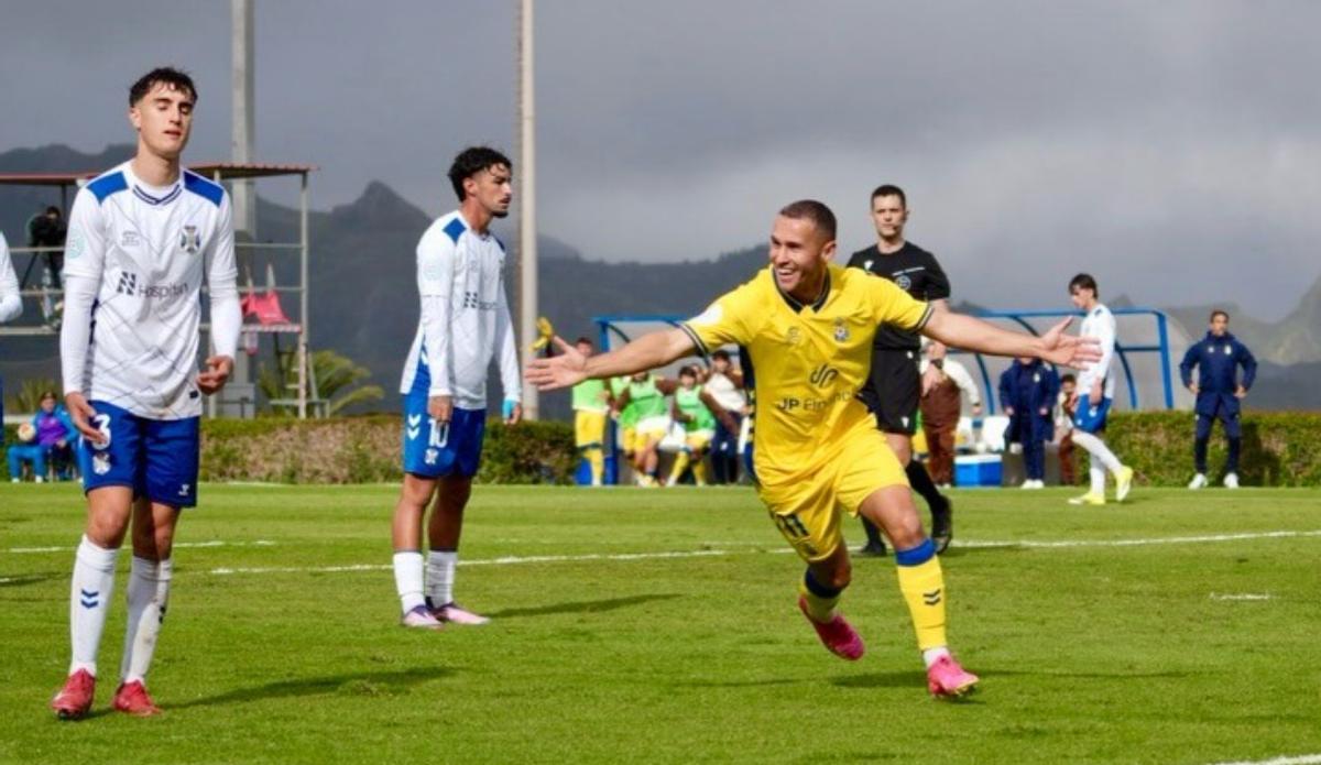 Las Palmas Atlético desperdicia un 0-2 en el derbi ante el Tenerife B (2-2)