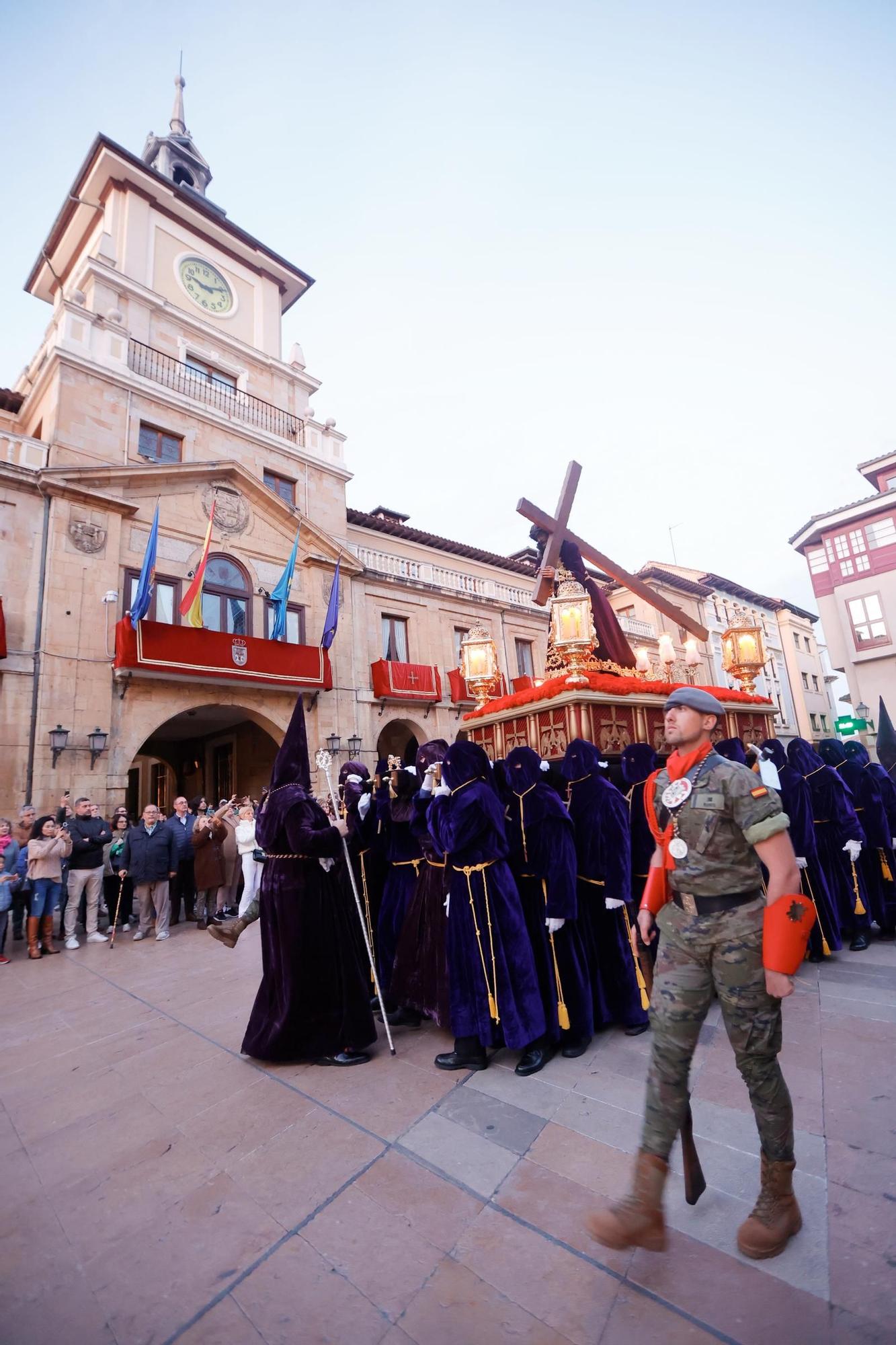 El Señor de Oviedo atrae multitudes: mira las fotos de la procesión del Nazareno