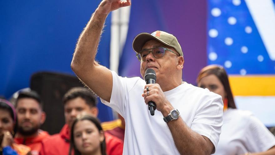 Estados Unidos y Venezuela pactan la reanudación de los vuelos con migrantes deportados