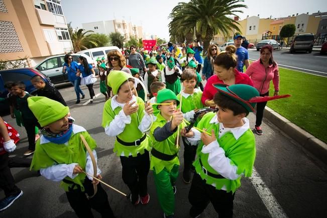 FUERTEVENTURA - PASACALLES INFANTIL DEL CARNAVAL DE PUERTO DEL ROSARIO 2017  - EN LE FOTO COLEGIO SAN JOSE DE CALASANZ - 24-02-17