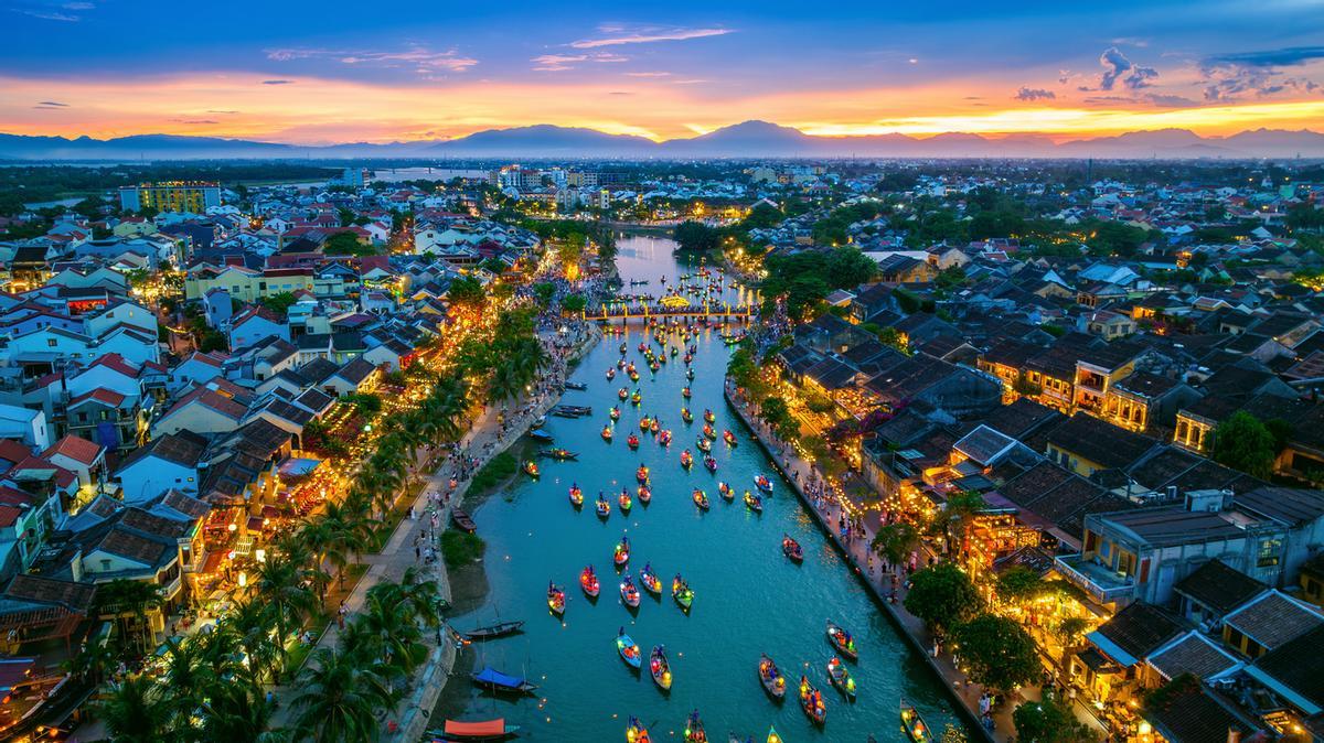 Hoi An al anochecer.
