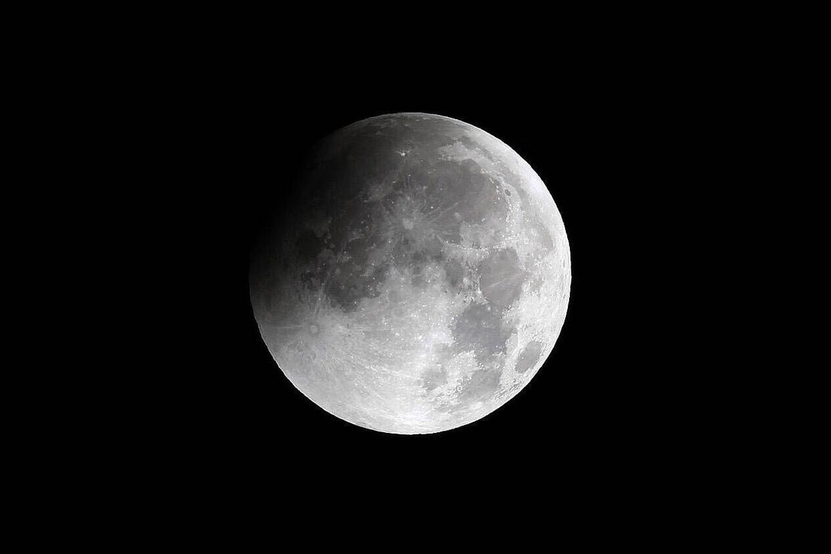 La Luna se tiñe de rojo sobre Córdoba La Luna se tiñe de rojo sobre Córdoba