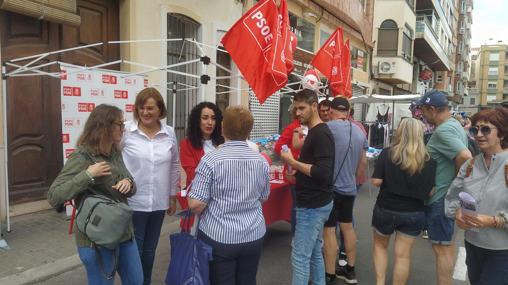 La campaña de los partidos de Tavernes en el mercadillo