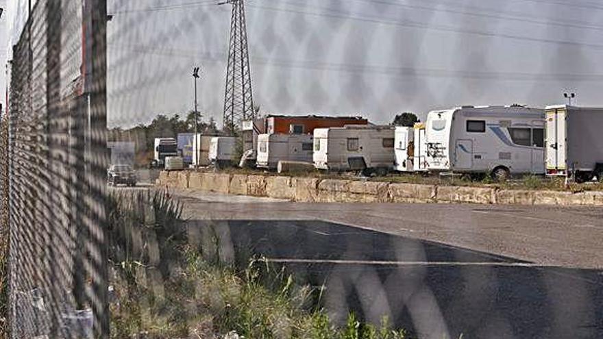 Caravanes aparcades a Girona Caravaning de Salt.