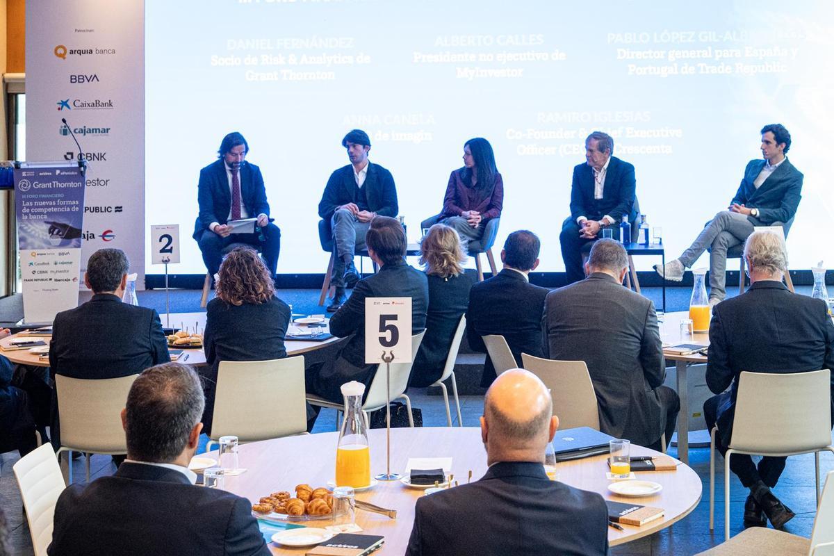 Daniel Fernández (Grant Thornton), Ramiro Iglesias (Crescenta), Anna Canela (imagin), Alberto Calles (MyInvestor) y Pablo López Gil-Albarellos (Trade Republic), esta mañana, en el III Foro Financiera de Prensa Ibérica