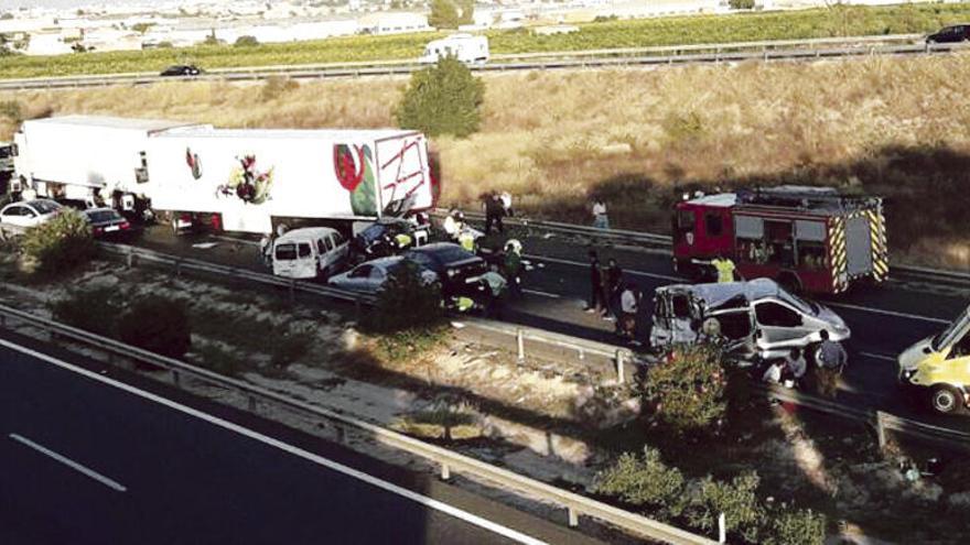 Al menos cinco muertos en un accidente múltiple en Murcia