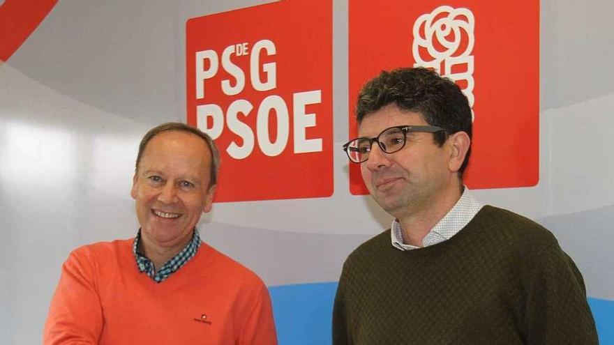 Rafael Rodríguez Villarino (izquierda) tras anunciar la lista de consenso con Álvaro Vila. // Iñaki Osorio