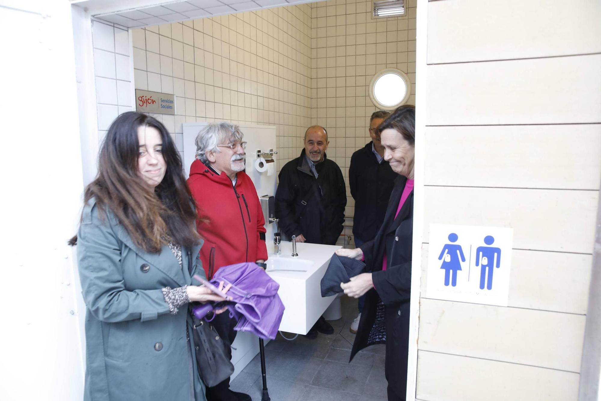 Así son los nuevos baños para personas ostomizadas en Gijón (en imágenes)