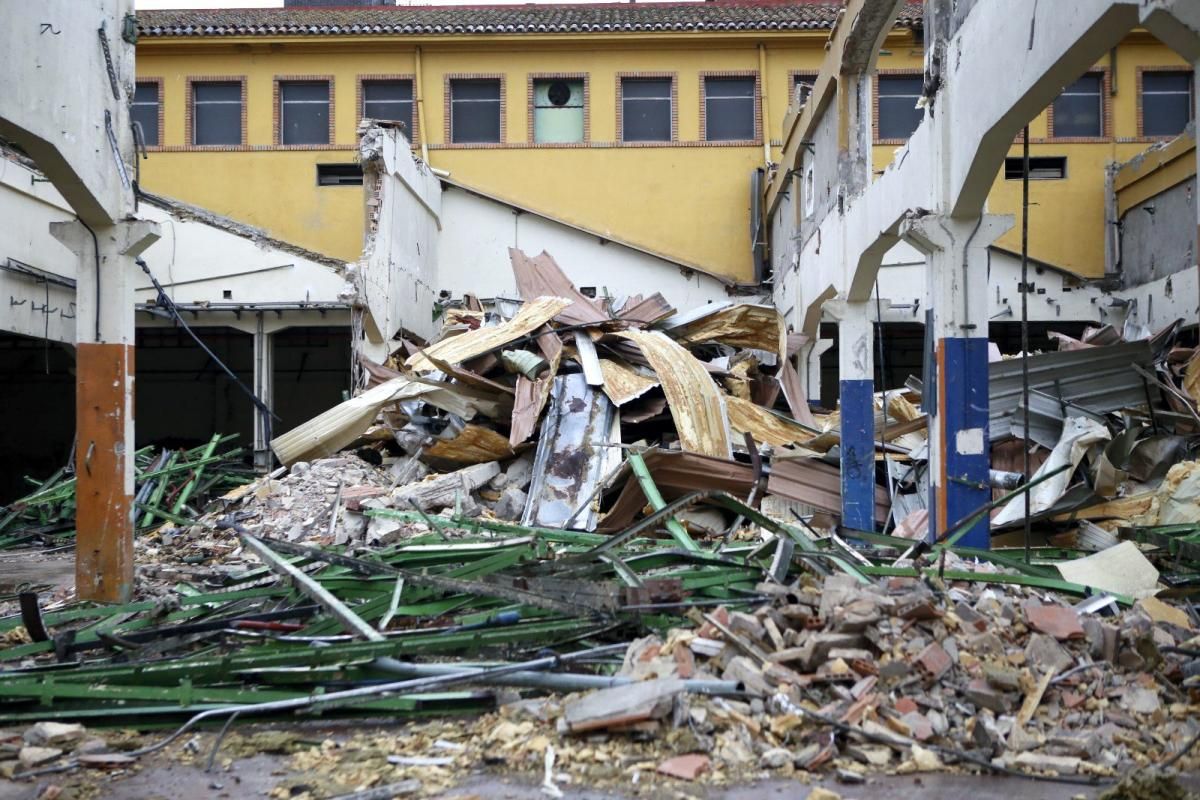 Demolición de la cubierta de la antigua Giesa