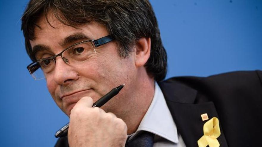 Puigdemont: &quot;No voy a tardar 20 años en pisar suelo catalán”