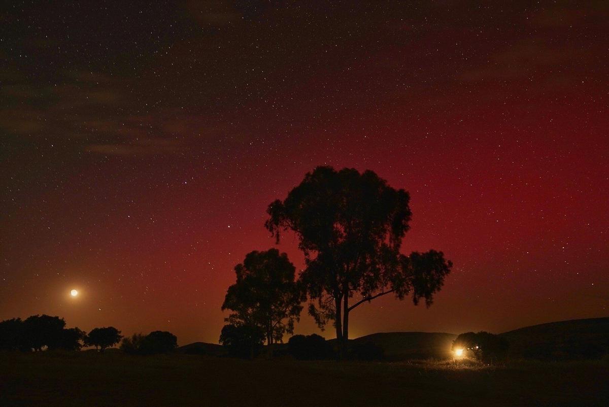 El cielo de la Campiña cordobesa durante la aurora boreal.