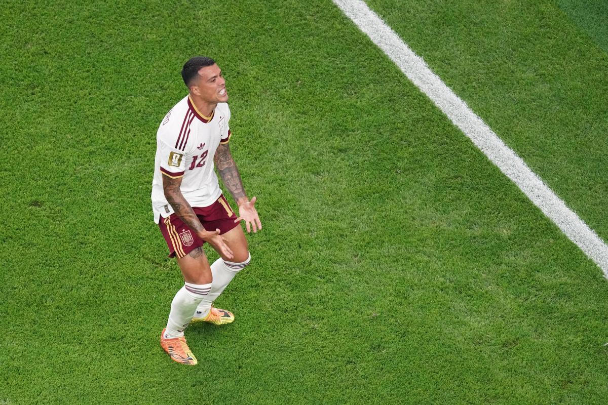 AMDEP8714. ARLINGTON (ESTADOS UNIDOS), 14/07/2026.- Pedro Porro de España celebra un gol este martes, en el partido de semifinales del Mundial de la FIFA 2026 entre Francia y España en el estadio AT&amp;amp;T en Arlington (Estados Unidos). EFE/Kenneth Fernandez