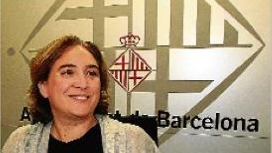 L&#039;alcaldessa de Barcelona, Ada Colau, ahir en roda de premsa