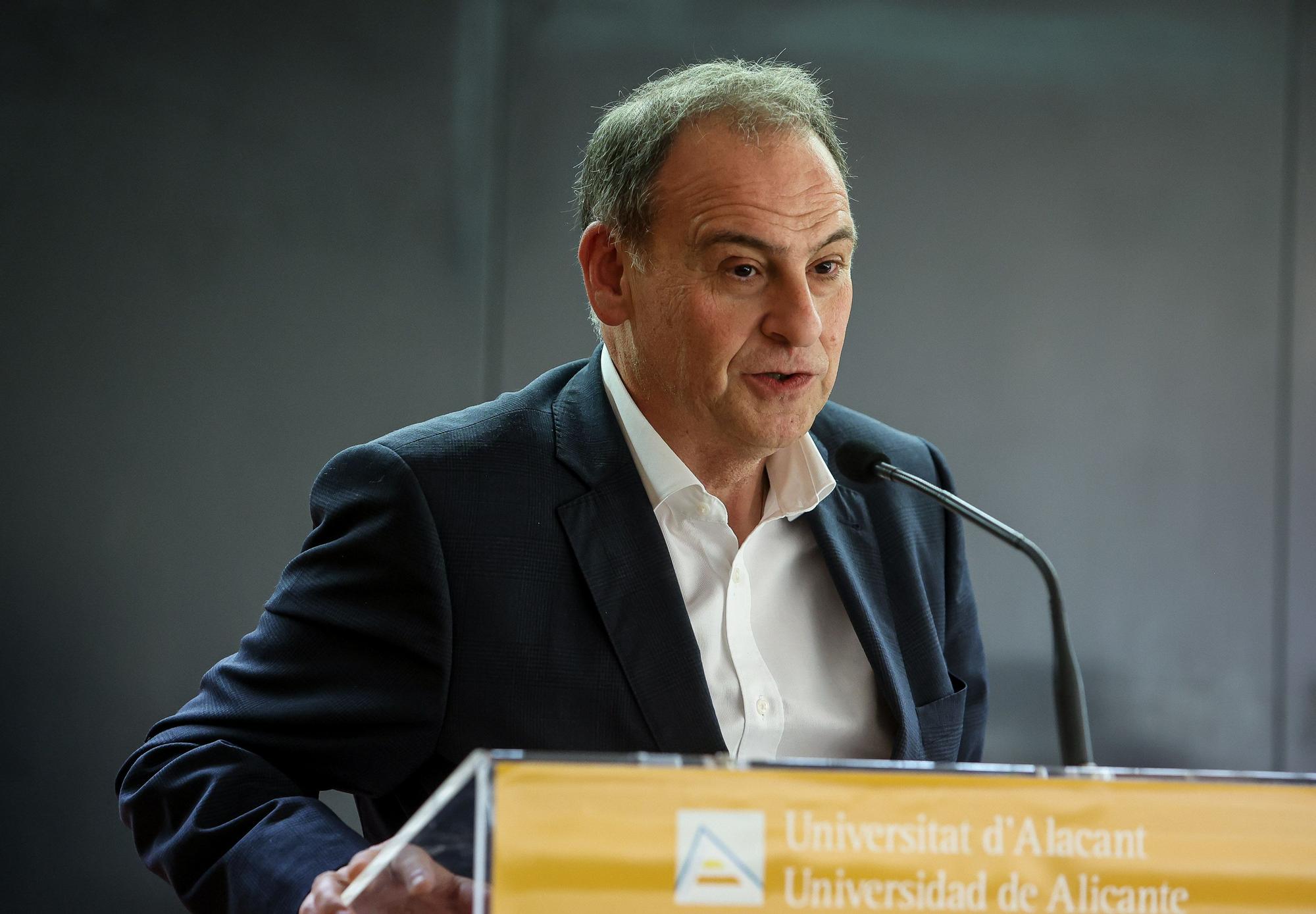 El Colegio de Docentes y Licenciados conmemora sus 80 años en Alicante