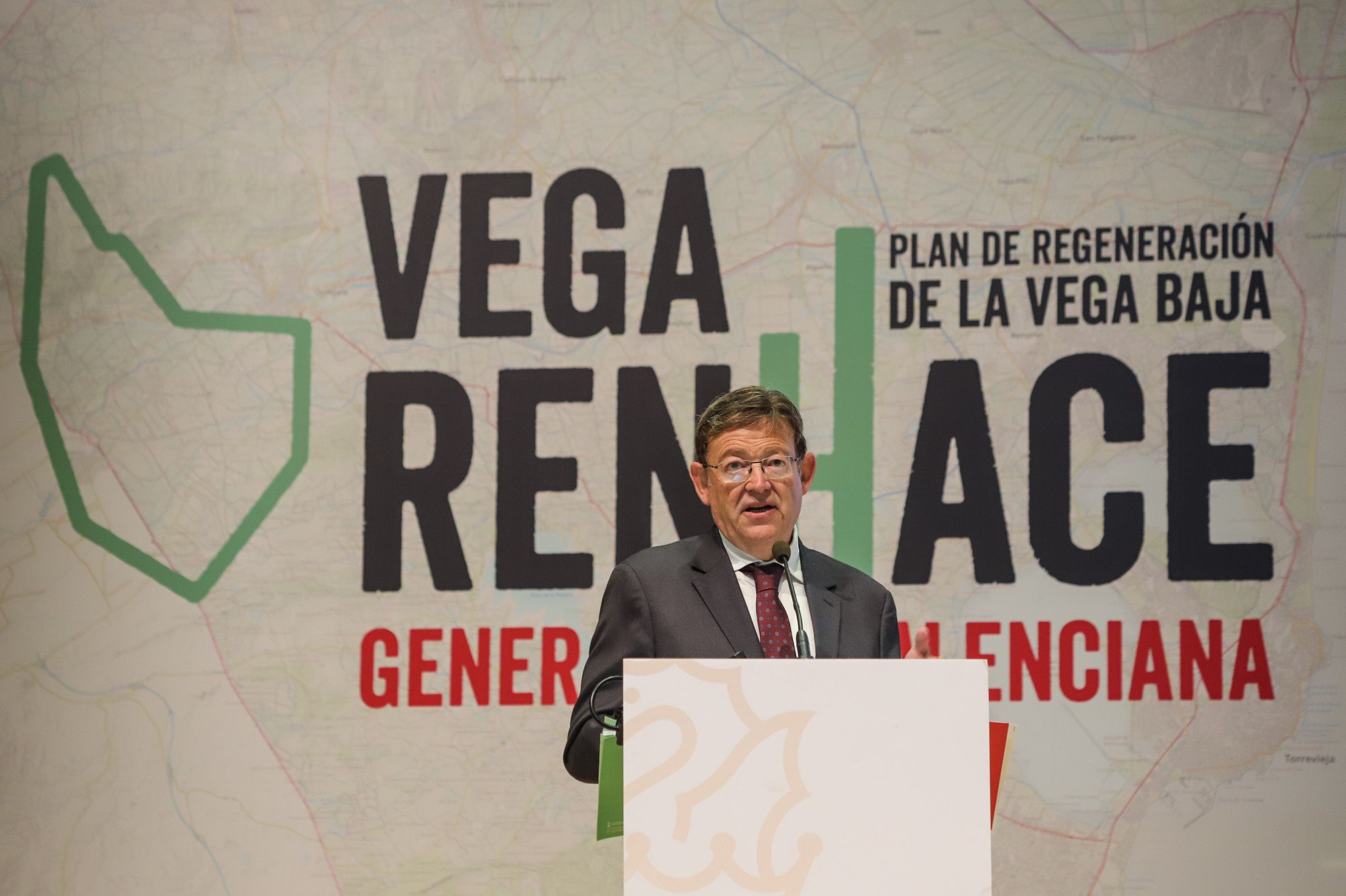 Desembarco de cargos autonómicos para presentar el Plan Vega Renhace en Almoradí