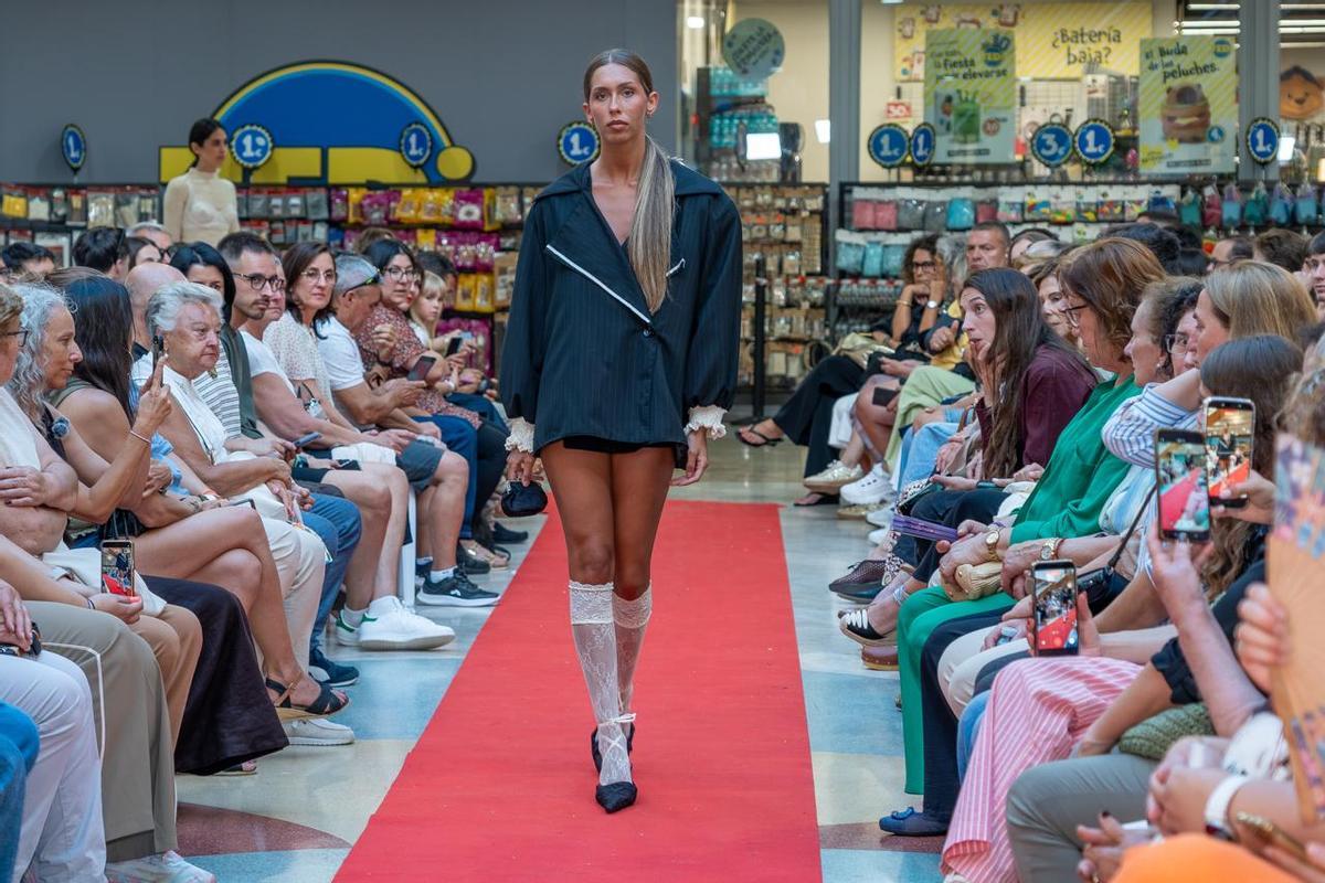 La cantera de diseñadores en Vigo 'cosen' su futuro sobre la pasarela La cantera de diseñadores en Vigo 'cosen' su futuro sobre la pasarela