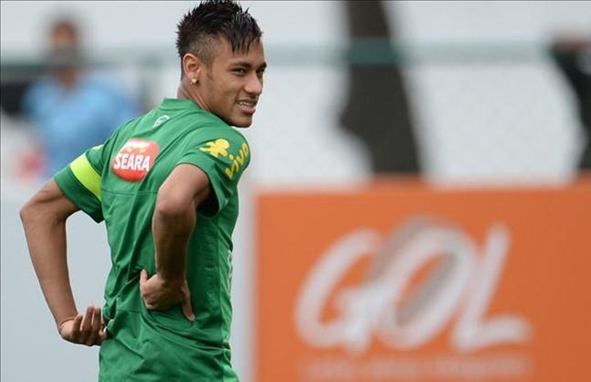 Neymar, en un entrenament de la selecció brasilera. Neymar, en un entrenament de la selecció brasilera.