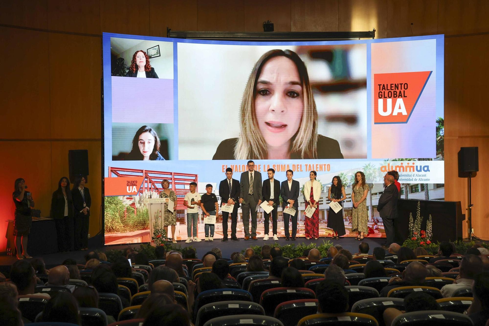 La Universidad de Alicante distingue a antiguos alumnos convertidos en referentes en la III Gala Alumni “Talento Global UA”