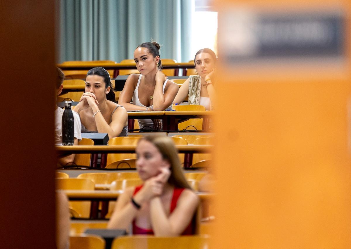 Los peinados tirantes a la moda pueden causar caída del cabello