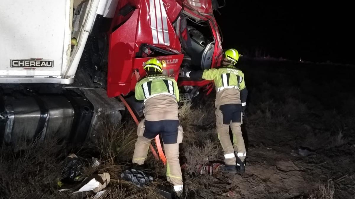 Imagen de las labores de los bomberos, esta madrugada