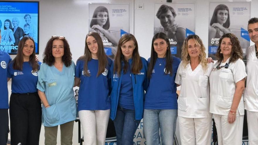 Los profesionales sanitarios que atendieron la primera jornada en el Complexo Hospitalario Universitario.