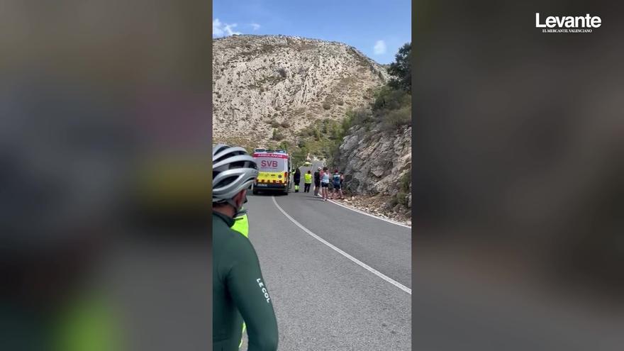 Un ciclista de Dénia sufre una gravísima caída al cruzársele un jabalí en Castell de Castells