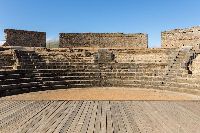 Teatro romano en Casas de Reina